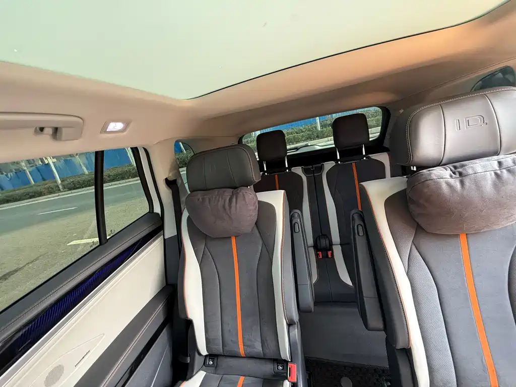 VOLKSWAGEN ID.6 CROZZ