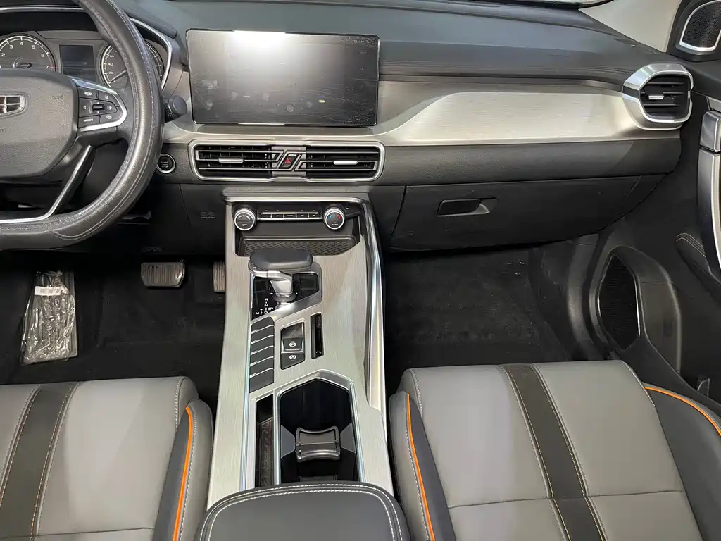 Geely Binyue — миниатюра 9