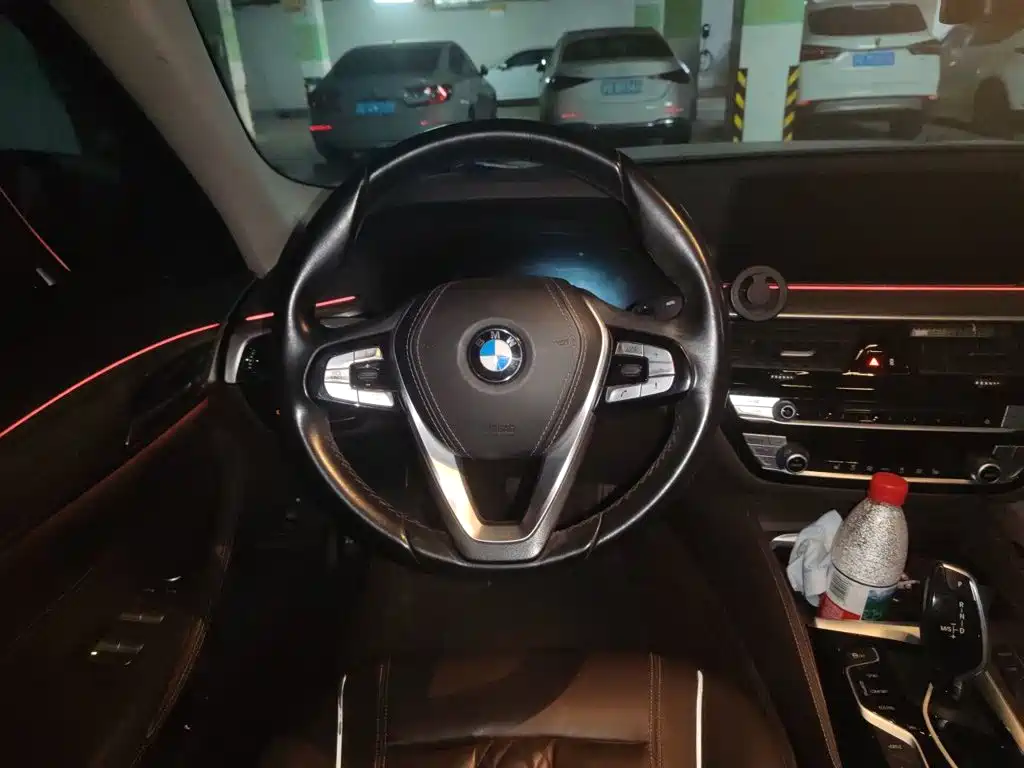 BMW 5 Series New Energy — миниатюра 11