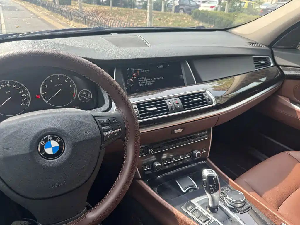 BMW 5 Series GT — миниатюра 16