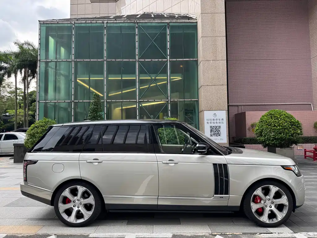 Land Rover Range Rover — миниатюра 7