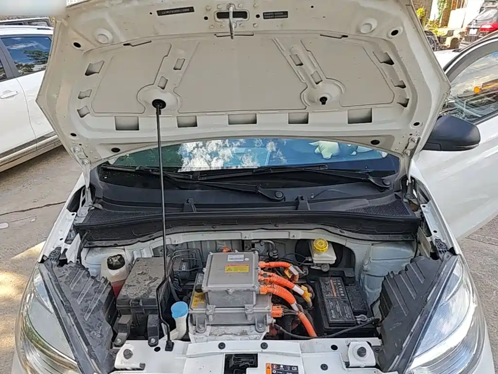 Roewe Clever — миниатюра 20