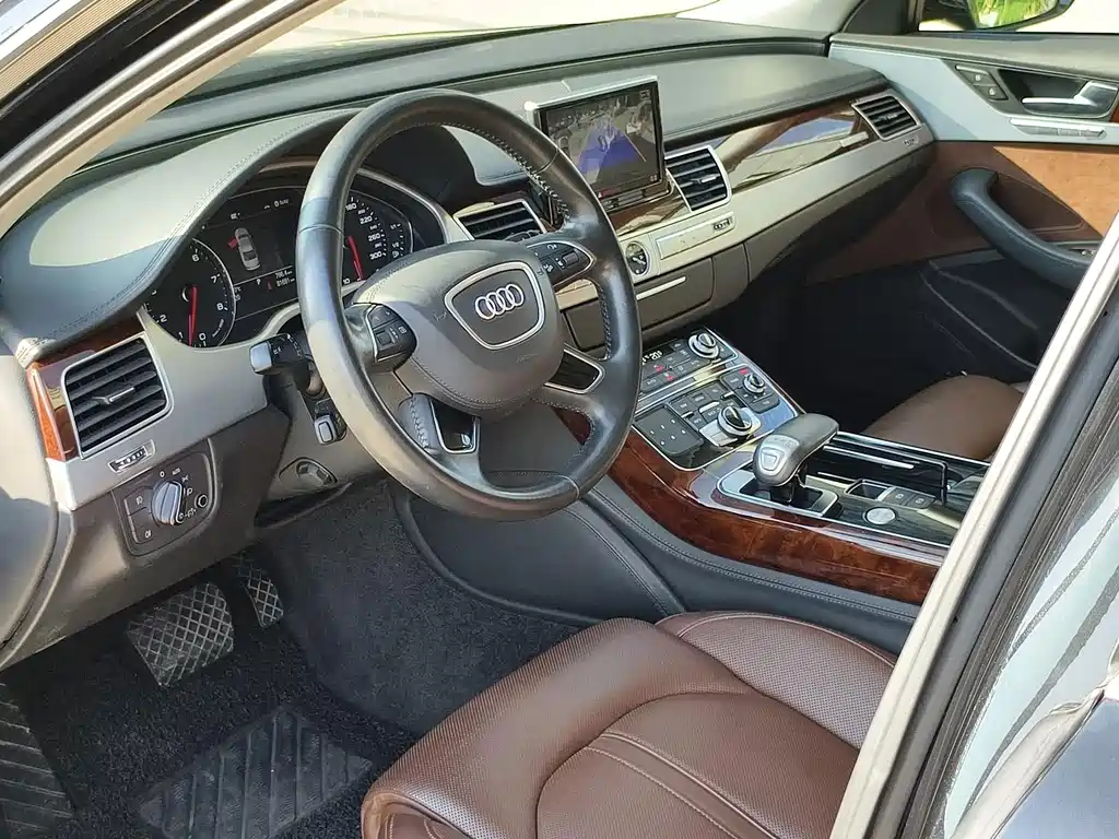 Audi A8 — миниатюра 10