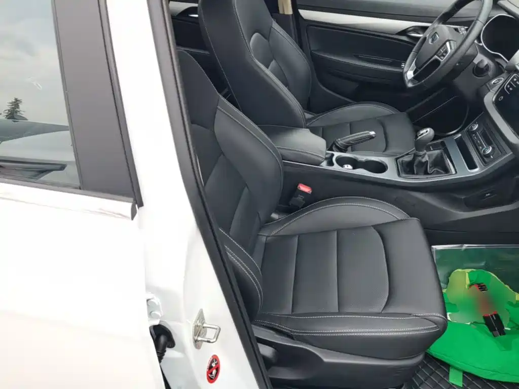 Geely Emgrand — миниатюра 25