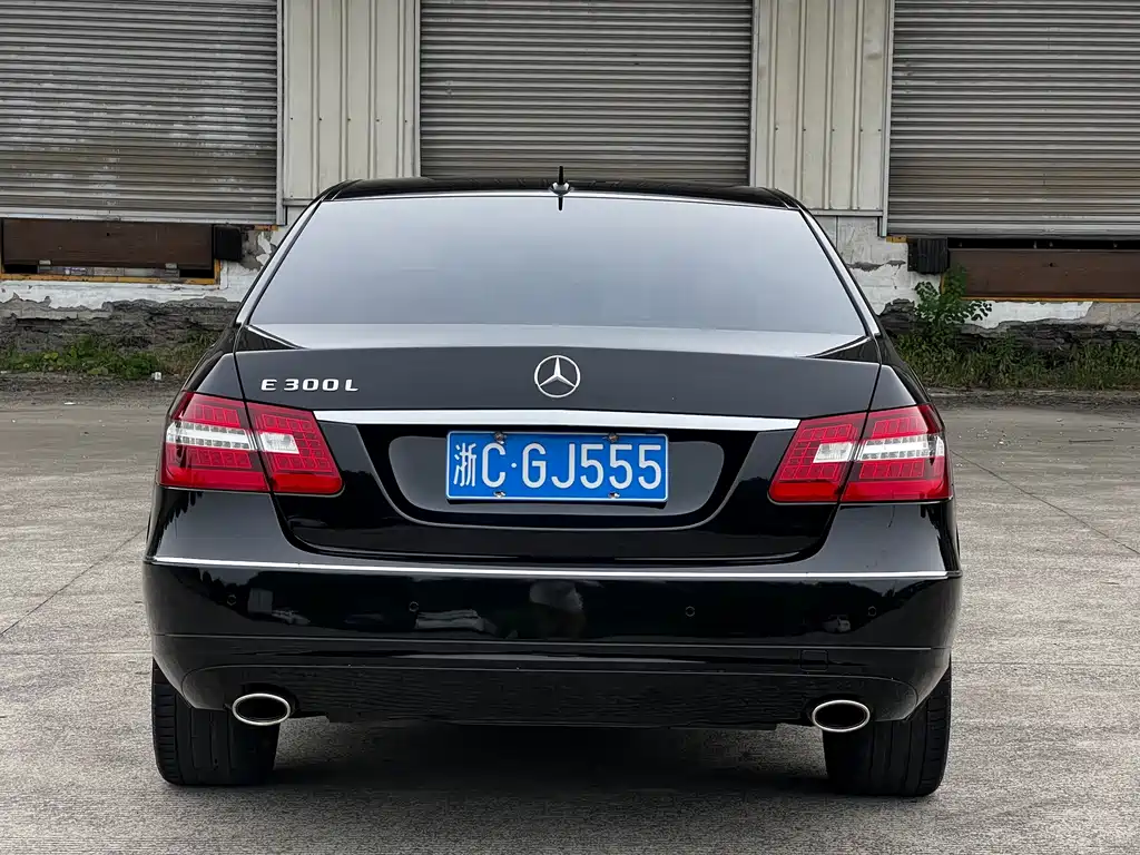 Mercedes-Benz E-Class — миниатюра 28