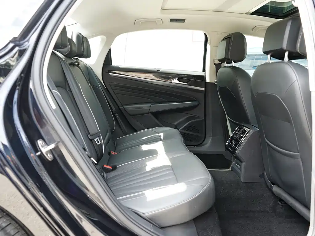 Volkswagen Passat — миниатюра 6