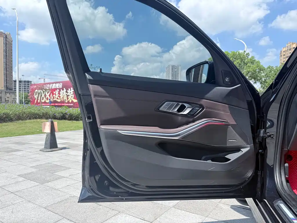 BMW 3 Series — миниатюра 11