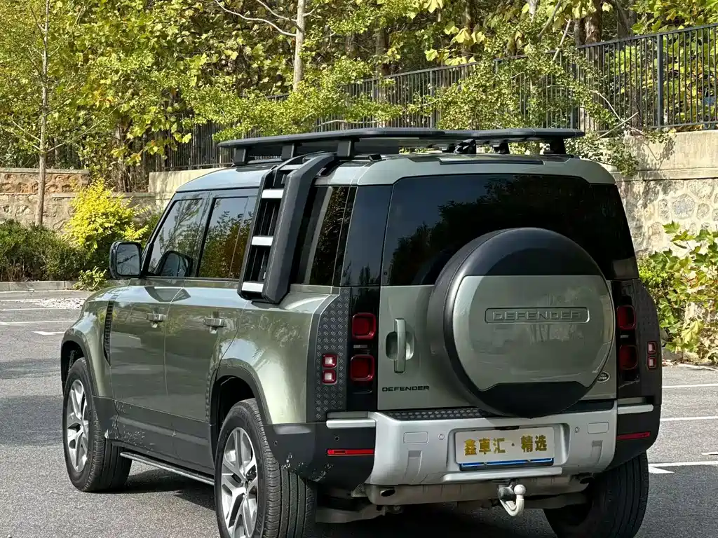 Land Rover Defender — миниатюра 4