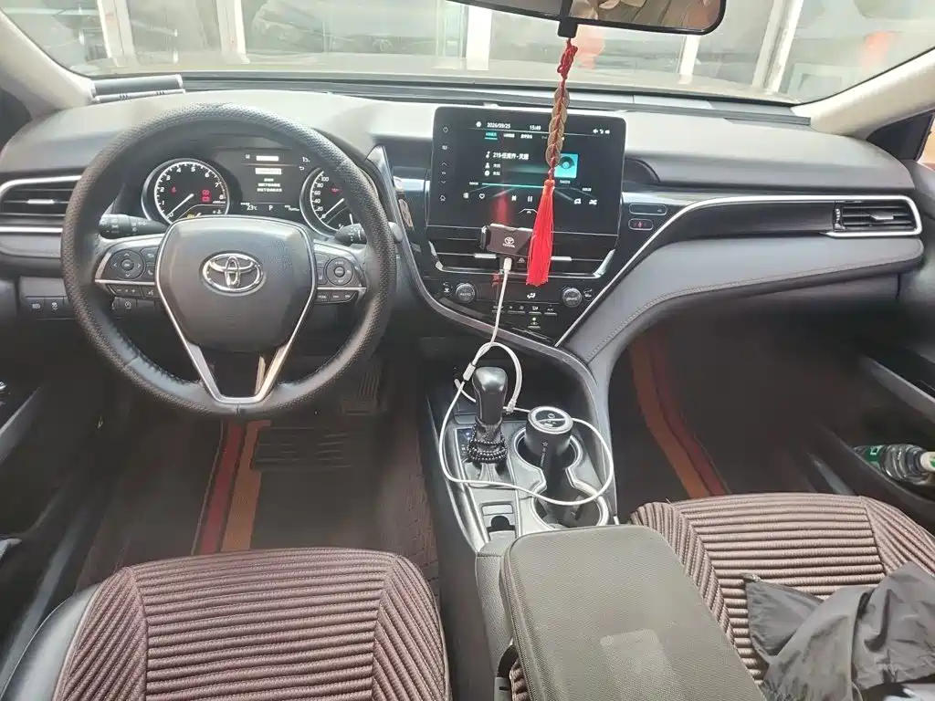 Toyota Camry — миниатюра 13