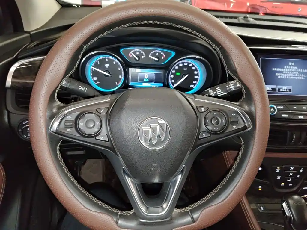 Buick Envision Plus — миниатюра 11