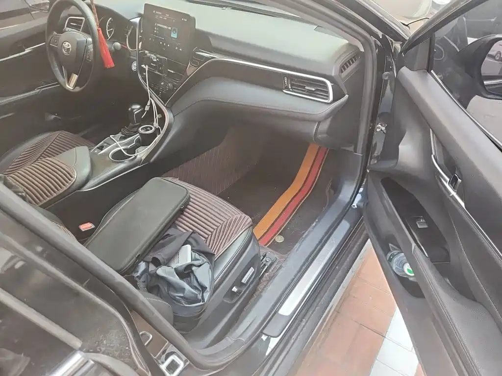 Toyota Camry — миниатюра 18
