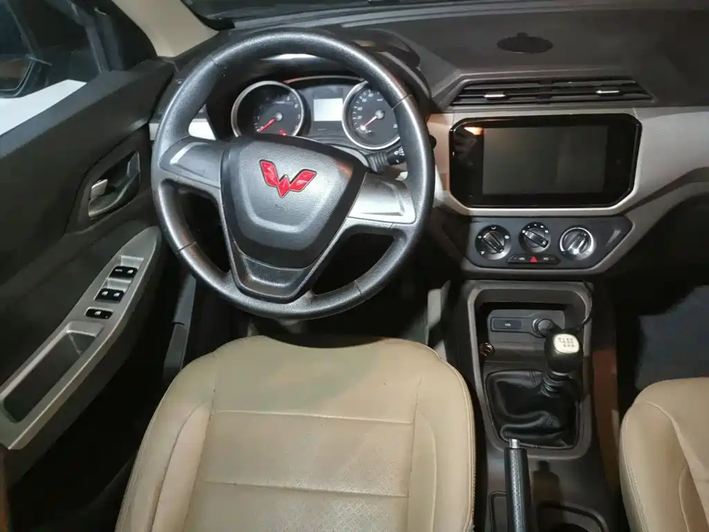 Wuling Hongguang — миниатюра 3