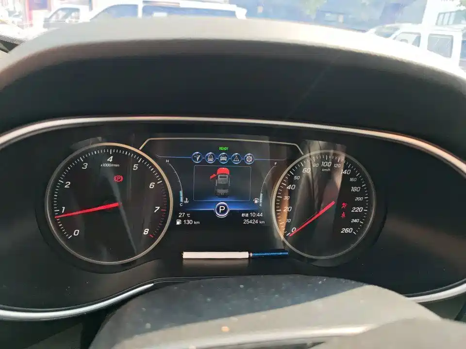 Hongqi Hongqi H5 — миниатюра 6