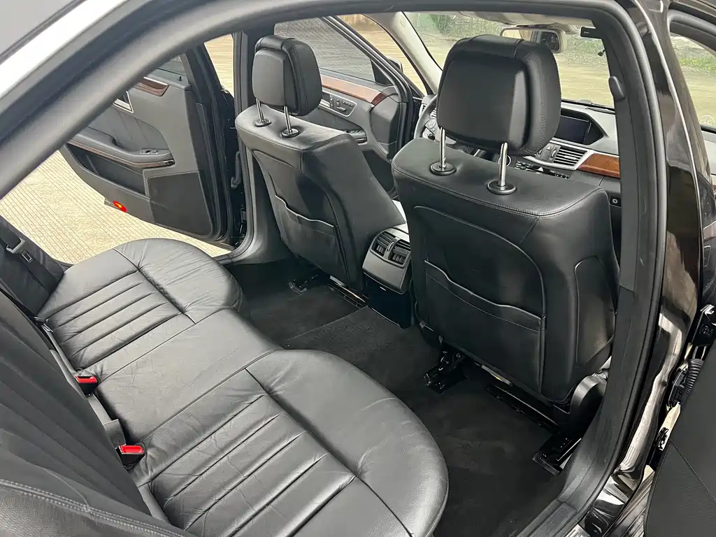 Mercedes-Benz E-Class — миниатюра 25