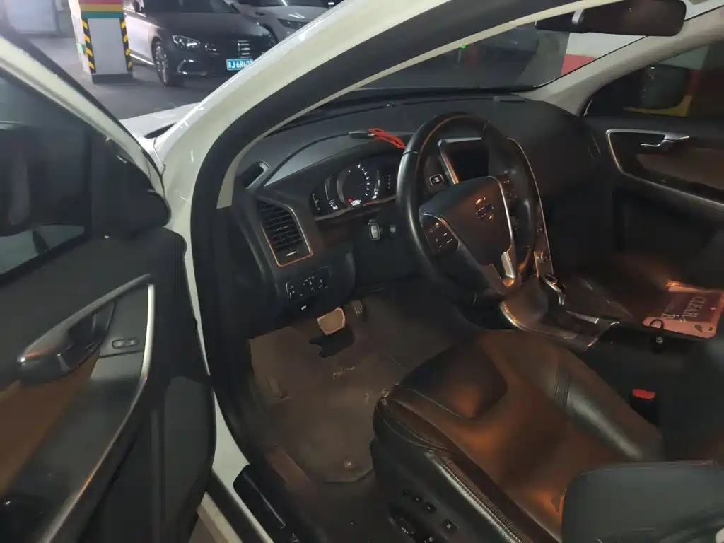 Volvo XC60 — миниатюра 12