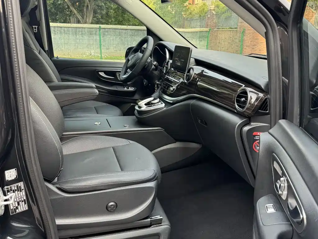 Mercedes-Benz V-Class — миниатюра 6