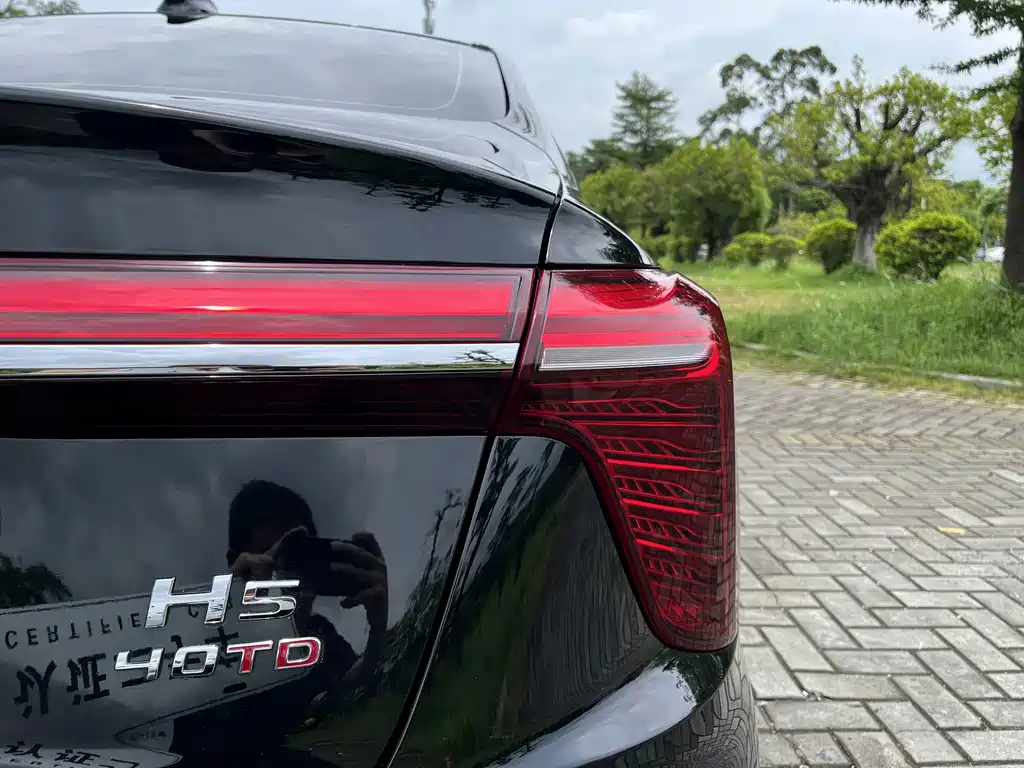 Hongqi Hongqi H5 — миниатюра 9