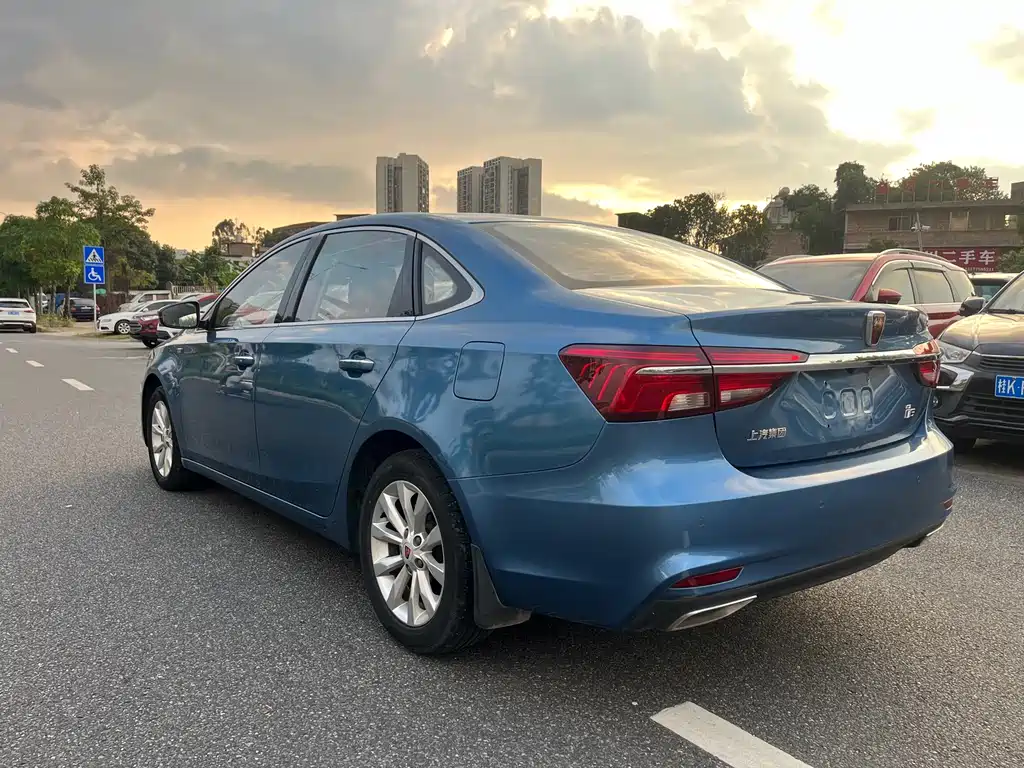 Roewe i6 Classic — миниатюра 4