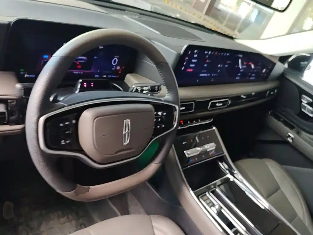Lincoln Aviator — миниатюра 16
