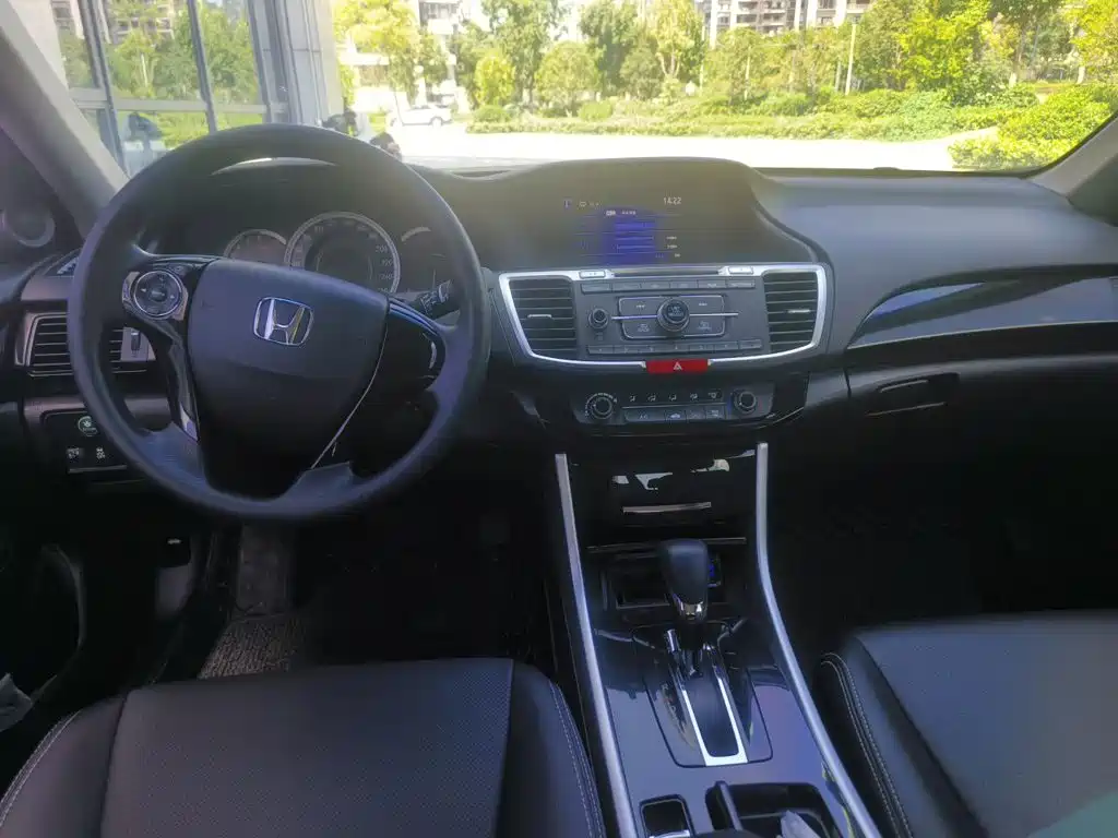 Honda Accord — миниатюра 5