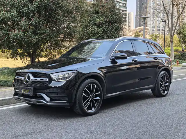 MERCEDES-BENZ GLC