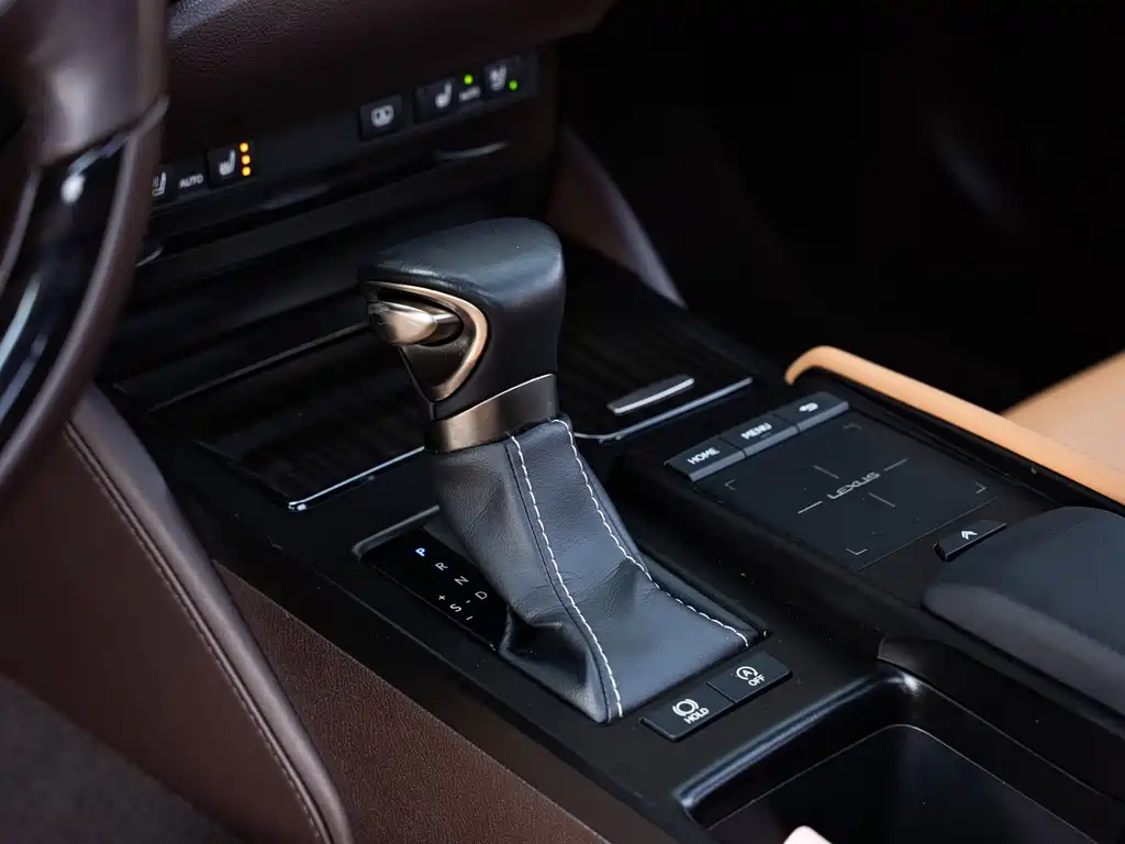 Lexus ES — миниатюра 15