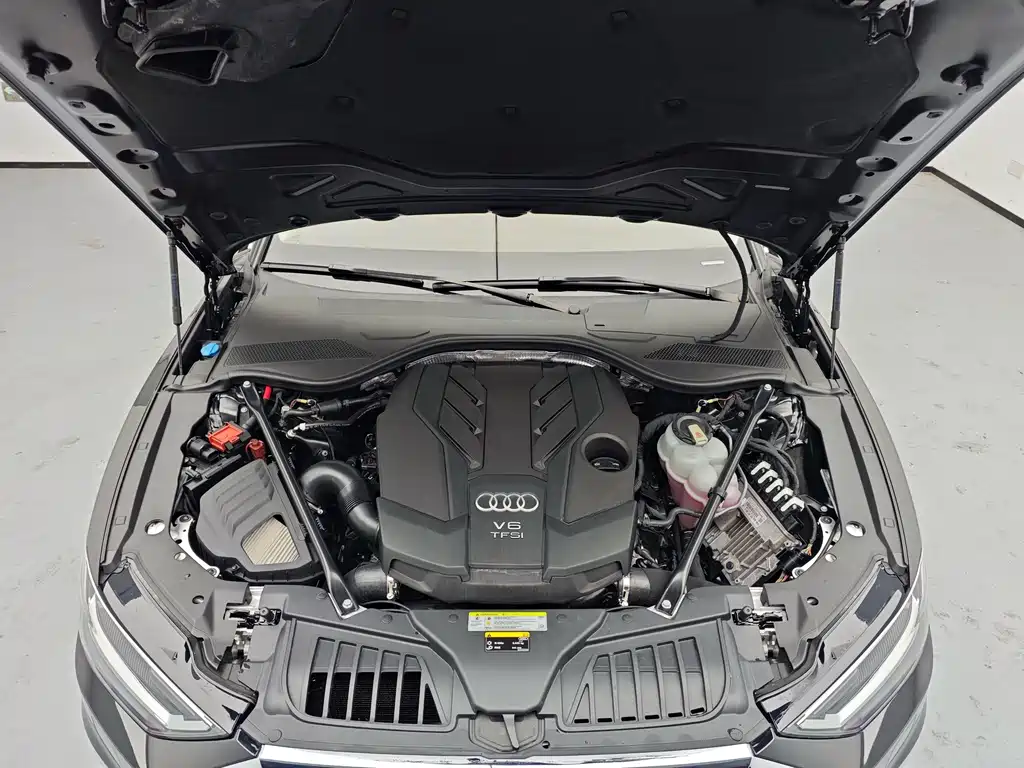 Audi A8 — миниатюра 10
