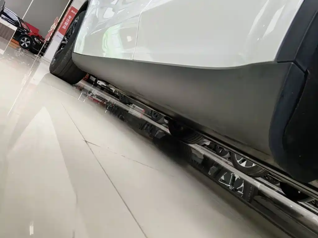 Tesla Model Y — миниатюра 22