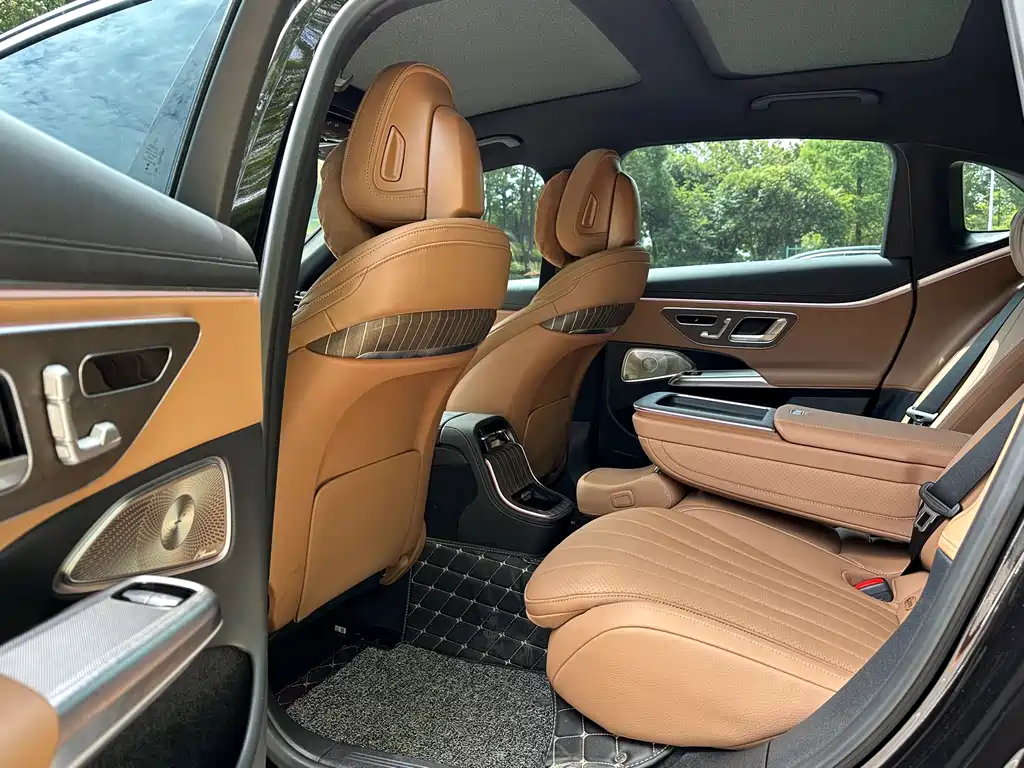 Mercedes-Benz E-Class E 2024 E 300 L Luxury