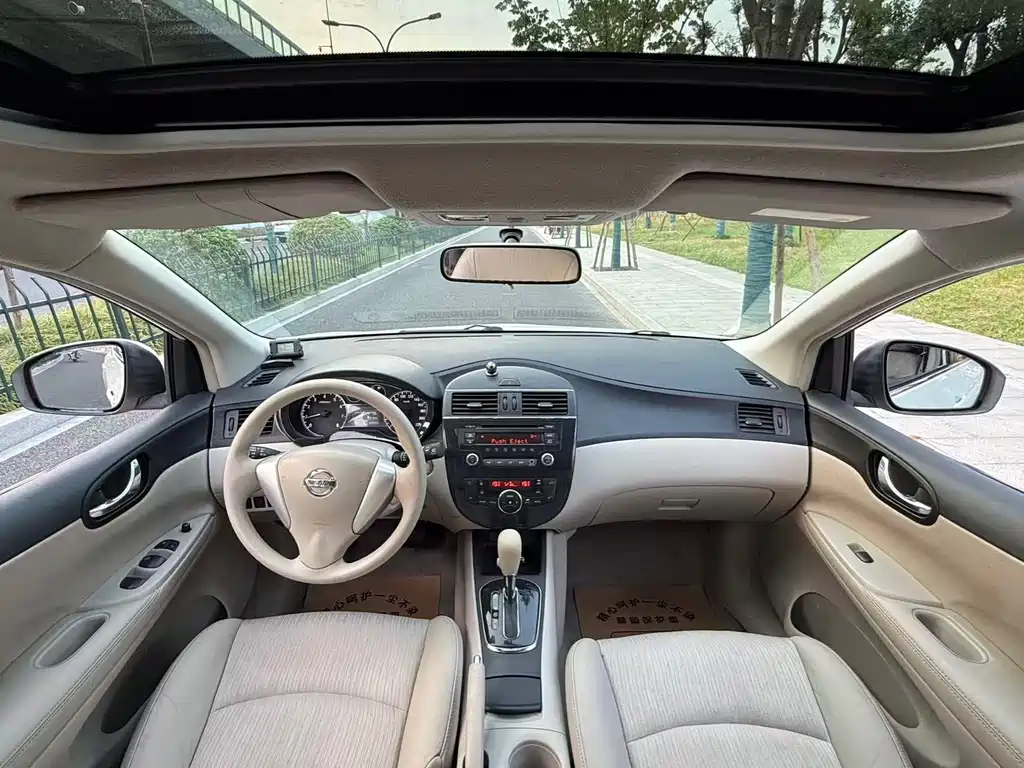 Nissan Tiida — миниатюра 9