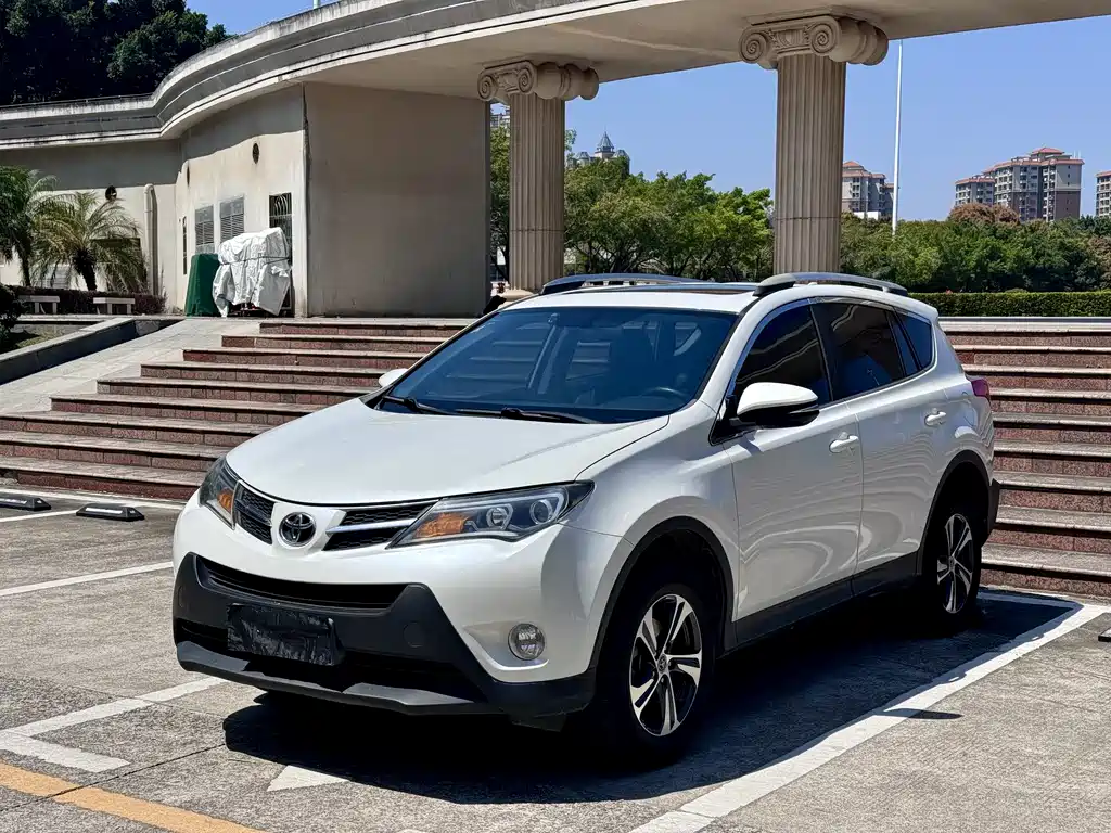 Toyota RAV4 2015