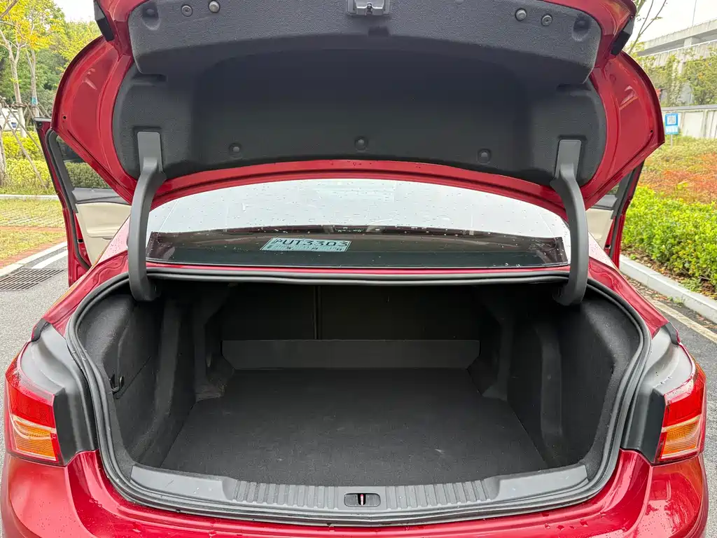 Buick Verano — миниатюра 15