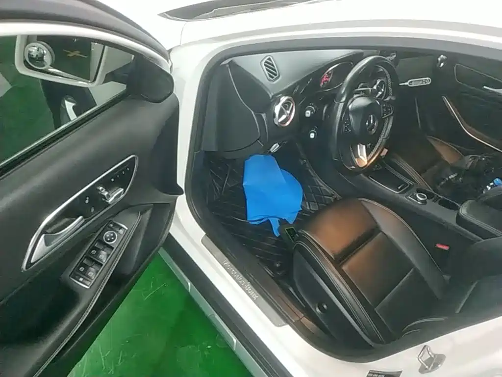 Mercedes-Benz GLA — миниатюра 16