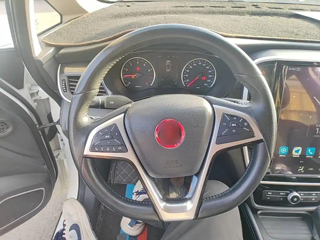 BYD MAX — миниатюра 11