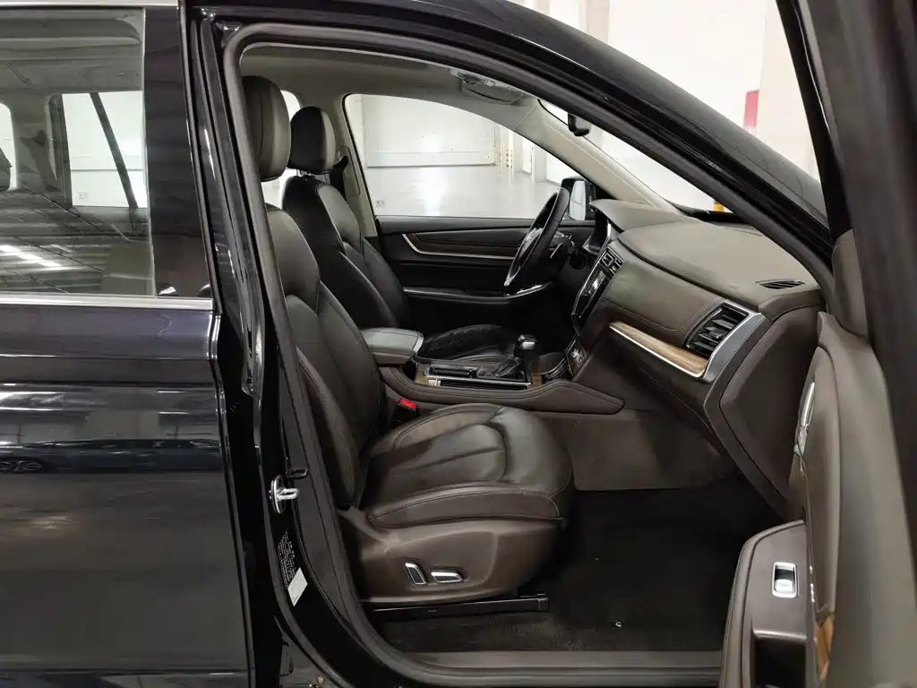 Roewe RX8 — миниатюра 23