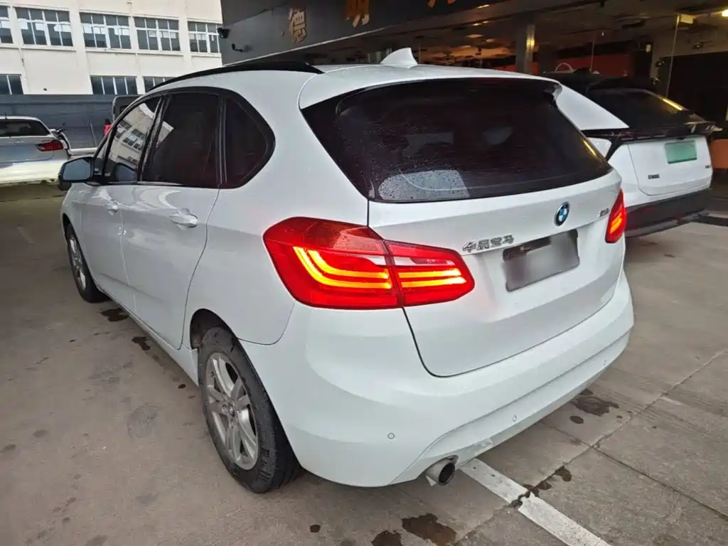 BMW 2 Series Active Tourer — миниатюра 5