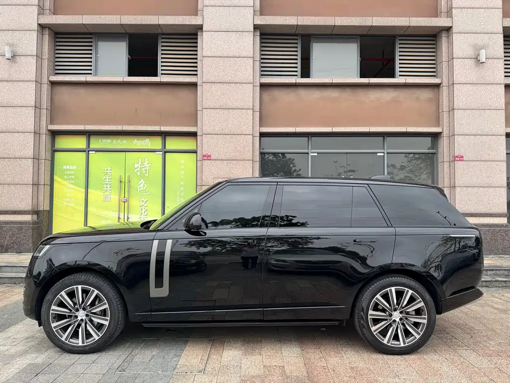 Land Rover Range Rover 2025 3.0 L6 400PS Long Wheelbase
