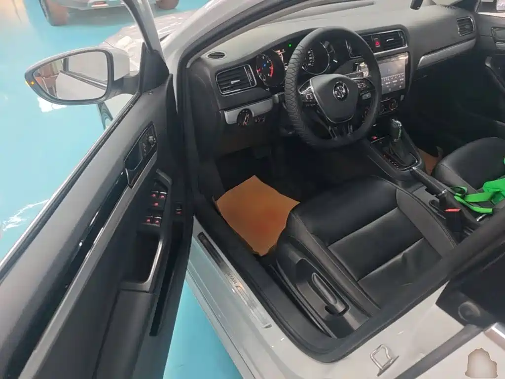 Volkswagen Sagitar — миниатюра 16