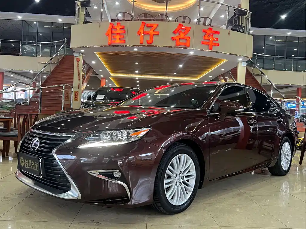 Купить Lexus ES