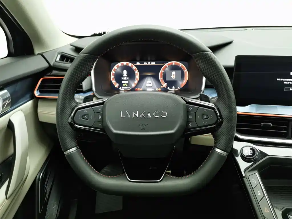 Lynk & Co 06 — миниатюра 11