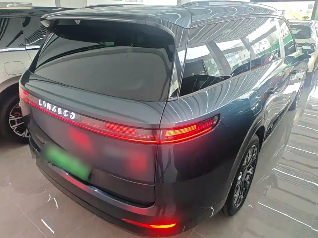 Lynk & Co 900 — миниатюра 7