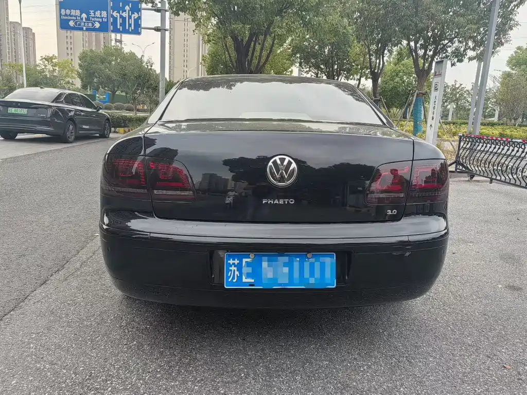 Volkswagen Phaeton — миниатюра 8
