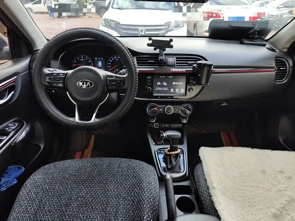 Kia KX Cross — миниатюра 10