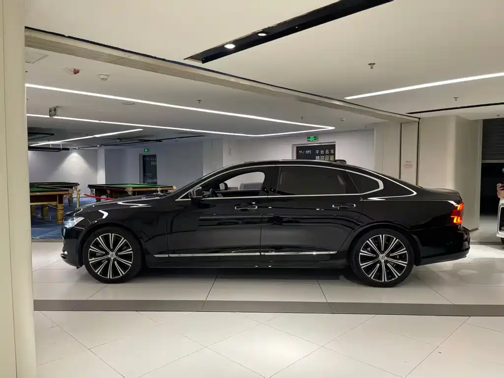 Volvo S90 PHEV — миниатюра 8