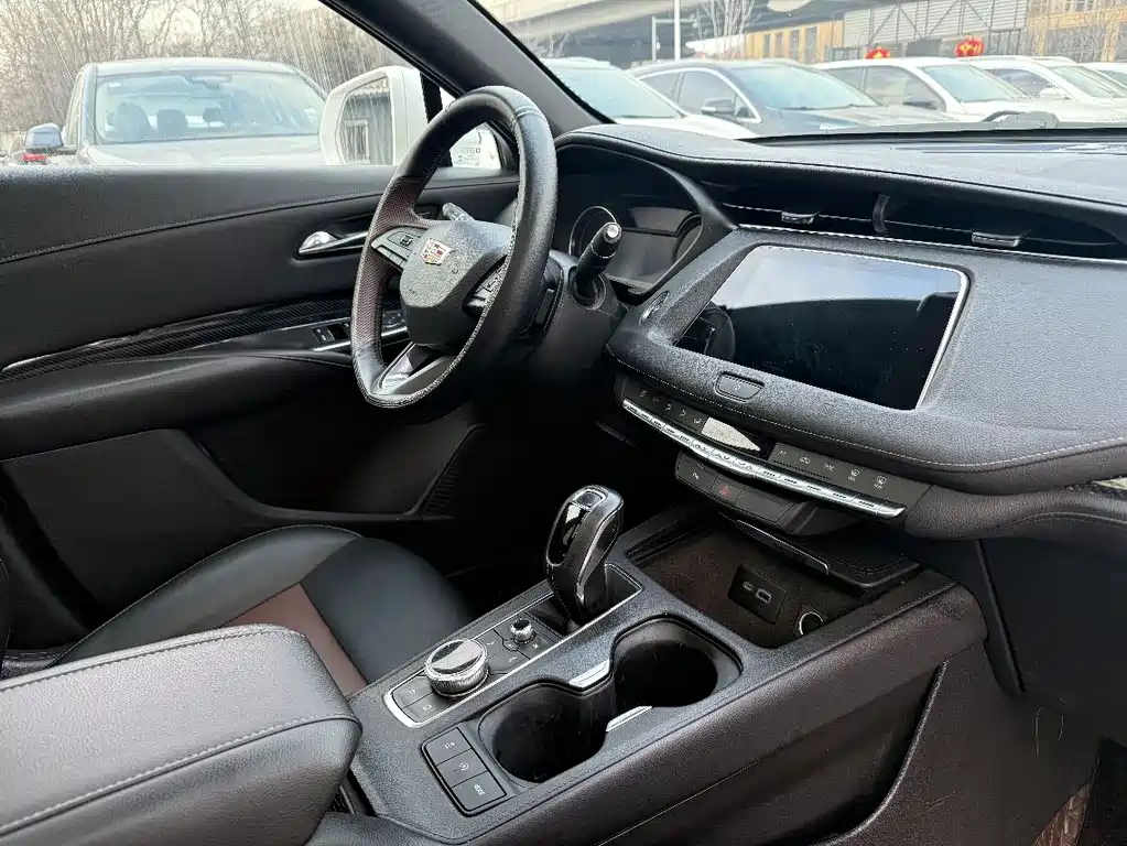 Cadillac XT4 2018 28T