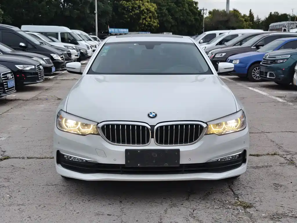 BMW 5 Series — миниатюра 2