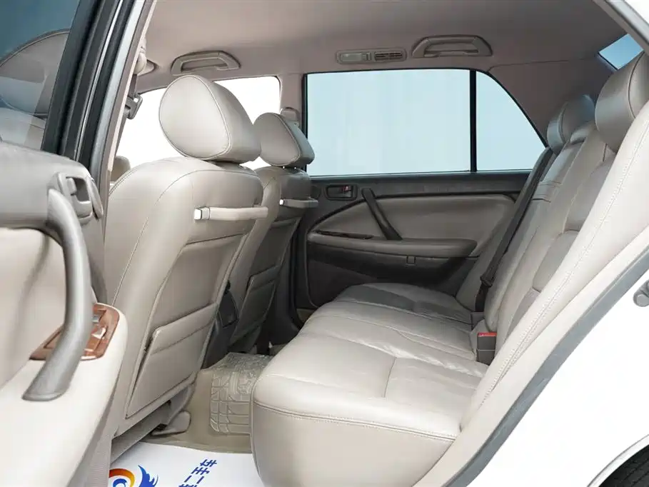 Toyota Crown (Import) — миниатюра 12