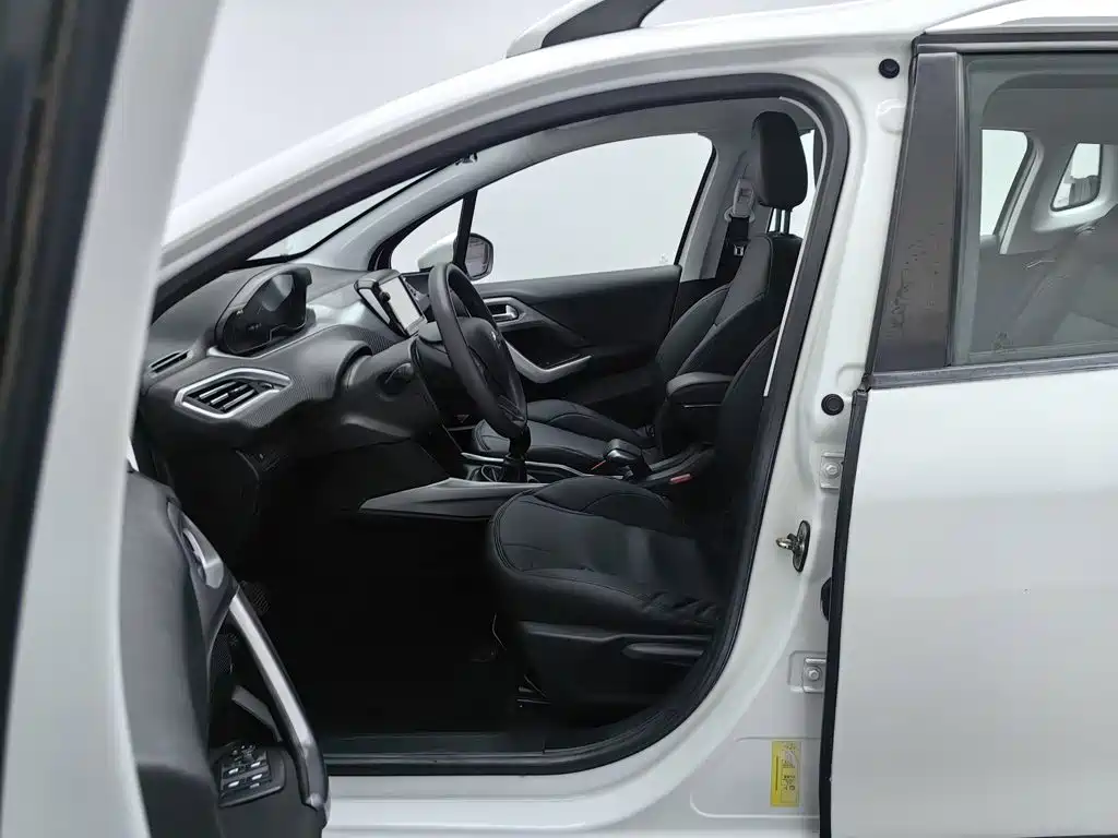 Peugeot 2008 — миниатюра 10
