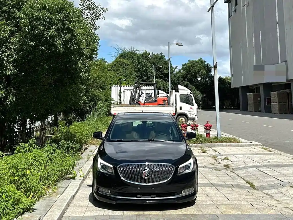 Buick LaCrosse — миниатюра 2