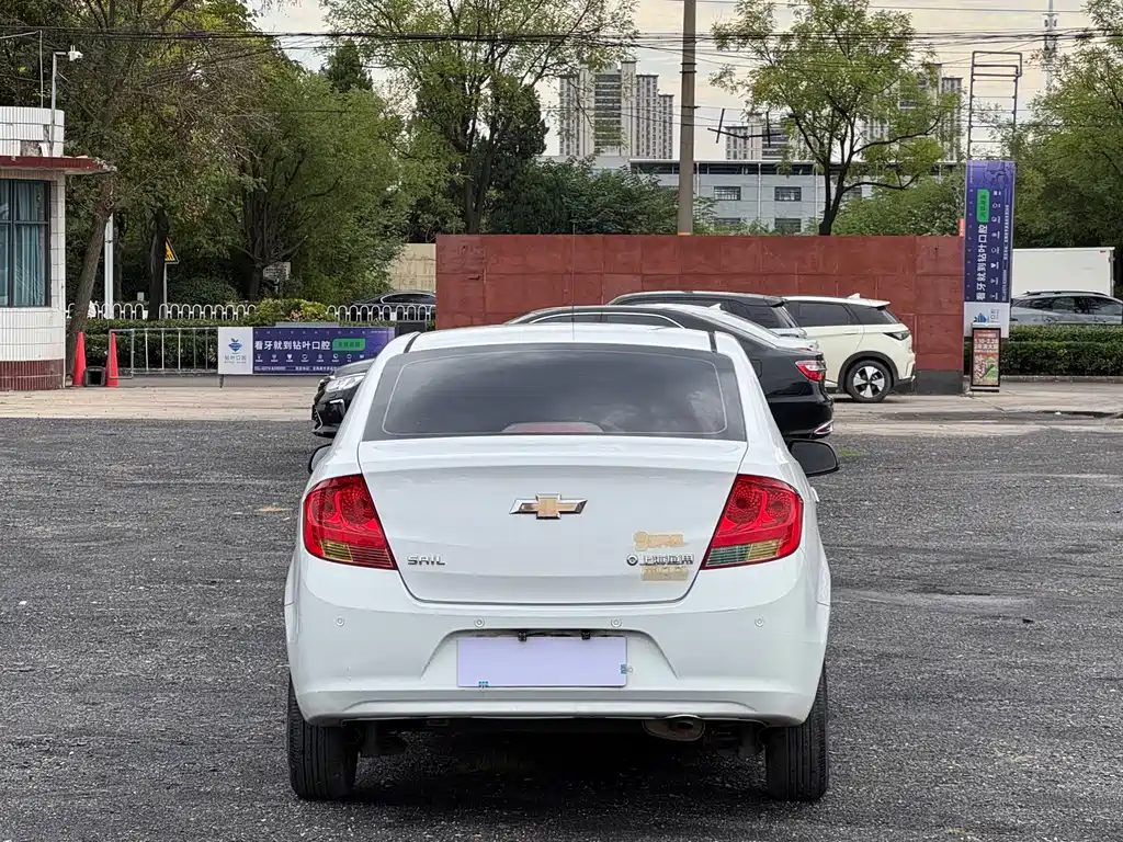 Chevrolet Sail — миниатюра 8